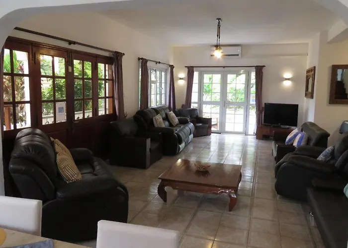 Vila Royal Bay