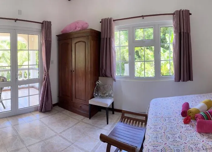 Royal Bay * Anse Royale